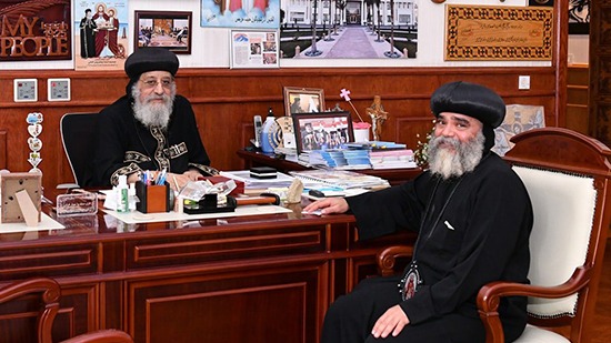البابا تواضروس يستقبل أسقف نجع حمادي