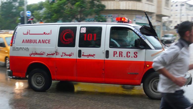 الاحتلال يحتجز طواقم الهلال الأحمر والأهالي في مخيم نور شمس بطولكرم