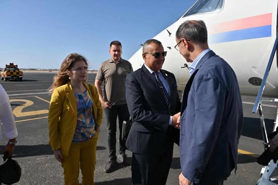 محافظ جنوب سيناء يستقبل رئيس وزراء صربيا بمطار شرم الشيخ الدولي في مستهل زيارته لدير سانت كاترين
