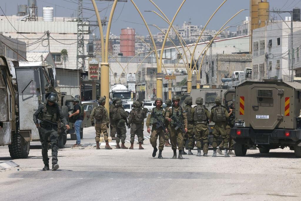 الاحتلال يعتدي على الصحفيين ويمنعهم من تغطية العملية العسكرية شمال القدس