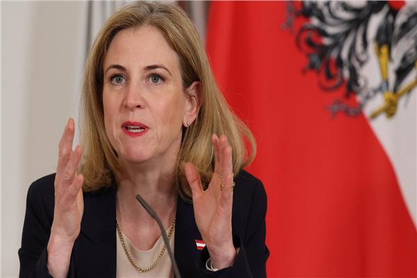 وزيرة الخارجية النمساوية: نحارب تهريب البشر ونوفر الحماية لمن يستحقها