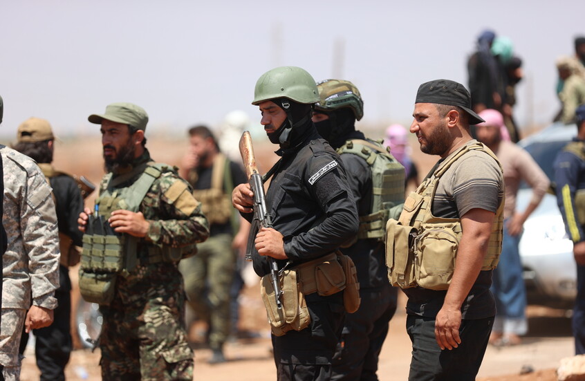 قائد الأمن باللاذقية السورية: اعتقال 6 مسلحين وتفجير مستودع أسلحة بريف جبلة
