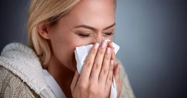 إزاى تحمى نفسك من نزلات البرد فى الجو الممطر؟