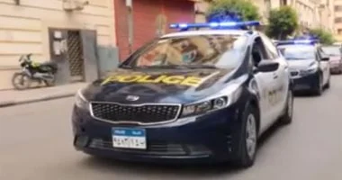 «علقة بعصا خشبية».. سقوط 5 أشخاص حطموا سيارة سائق فى البحيرة