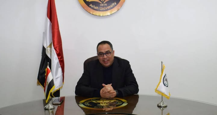 رئيس جامعة العريش يقود الاستعدادات النهائية للمنافسة الوطنية للتميز الحكومي باجتماع موسع مع سفراء التميز وفريق المقيمين