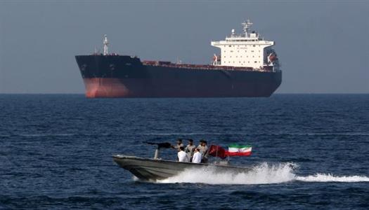 القيادة المركزية الأمريكية: عطلنا سفينتين إضافيتين حاولتا دخول ميناء إيراني على خليج عمان
