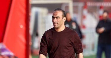 عبد الحفيظ يناقش مع ياسين منصور نتائج رحلة هولندا فى جلسة خاصة بالأهلي