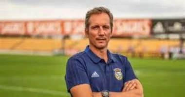 تفاصيل عرض الزمالك للبرتغالى ألكسندر سانتوس لتدريب الفريق