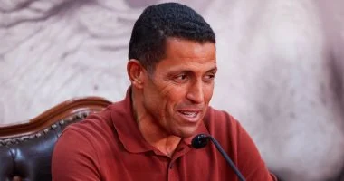 عموتة يتلقى تقريراً عن لاعب الأهلي الصاعد ومراحل التعافي من الصليبي.. اعرف التفاصيل