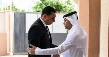 وزير الرياضة يقدم واجب العزاء فى وفاة الشيخ حمد بن خليفة أمير قطر السابق