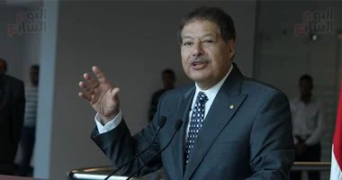 10 سنوات على رحيل أحمد زويل.. صاحب نوبل وعبقري الكيمياء وقصة تشجيعه للزمالك