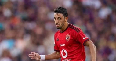مطالب فى الجهاز الفنى للأهلى بإعادة طاهر محمد طاهر لدكة البدلاء بعد مباراة إنبى