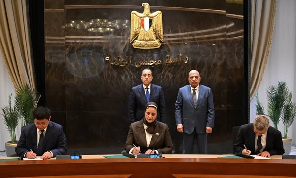 رئيس الوزراء يشهد توقيع مذكرة تفاهم لإنشاء أول مصنع لتوربينات الرياح ومشروع طاقة بقدرة 2000 ميجاوات