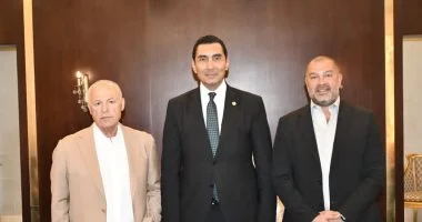 وزير الرياضة يبحث استعدادات المنتخب ومستجدات شراكات الأندية الجماهيرية مع القطاع الخاص