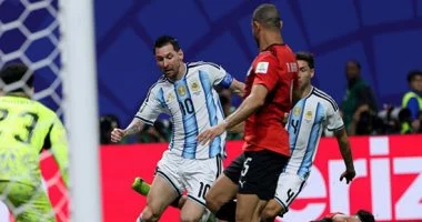 ميسى يدرك التعادل للأرجنتين فى مرمى مصر بالدقيقة 83 ( 2-2).. صور