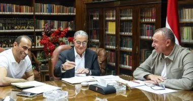 تفاصيل جلسة الخطيب وياسين منصور وعبد الحفيظ مع الجهاز الفني واللاعبين